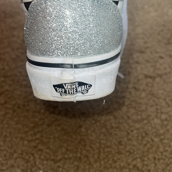 Vans - Picture 3 of 3